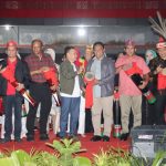 PEMBUKAAN FBIM DAN FKN : Gubernur Kalteng, H. Sugianto Sabran didampingi Ketua TP-PKK Kalteng Ivo Sugianto Sabran bersama Wakil Gubernur Kalteng H. Edy Pratowo didampingi istri Hj. Nunu Adriani Edy Pratowo membuka secara resmi Festival Budaya Isen Mulang (FBIM) dan Festival Kuliner Nusantara (FKN) Tahun 2023, di GOR Serbaguna Jalan Tjilik Riwut, Km. 5 Palangka Raya, Senin (22/5/2023) malam. (foto:ist)