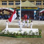 UPACARA : Sekda Kalteng, Nuryakin pimpin upacara peringatan hari lahir pancasila, di SMA 3 Palangka Raya, Kamis (1/6/2023). (foto:ist)