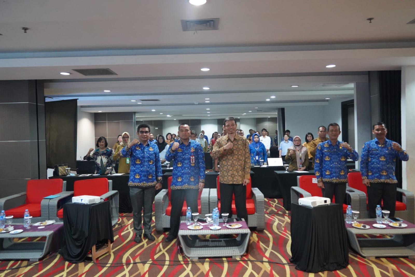 BIMTEK: Asisten Bidang Administrasi Umum, Sri Suwanto saat membuka secara resmi Bimbingan Teknis Platform Digital Kemitraan bagi Komunitas Informasi Masyarakat (KIM), di Hotel Neo Palangka Raya, Senin (17/7/2023). (foto:ard)