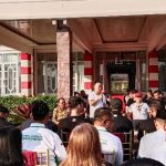 ARAHAN : Gubernur Kalteng, Sugianto Sabran didampingi Anggota DPR RI Dapil Kalteng, Agustiar Sabran ketika memberikan sambutan, di Halaman Rumah Jabatan Gubernur, Kamis (3/8/2023). (foto:ard)