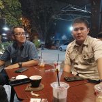 KLARIFIKASI : Benny Pakpahan selaku Kuasa Hukum Michael Pakpahan saat memberikan Klarifikasi terkait masalah Pungli Parkir, di Palangka Raya, Jumat (13/10/2023). (foto:Ardi)