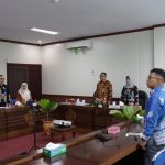 RAPAT AASN : Asisten Administrasi Umum (Adum), Sri Suwanto mengikuti Rapat Pembahasan Kerjasama Seleksi Berjenjang Instansi Daerah pada Anugerah ASN (AASN) 2023 secara virtual melalui zoom meeting, dari Ruang Bajakah Utama Kantor Gubernur Kalteng, Kamis (9/11/2023). (FOTO:MMC)