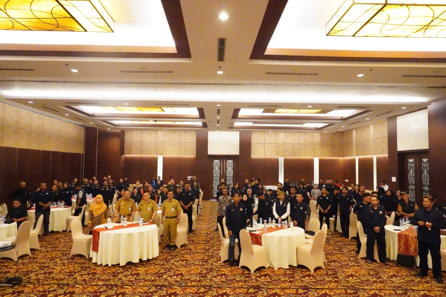 PEMBUKAAN : Sekretaris Daerah Provinsi Kalimantan Tengah (Kalteng), H. Nuryakin membuka secara resmi Bimbingan Teknis Peningkatan Kemampuan Potensi Tenaga Kesejahteraan Sosial Kecamatan (TKSK) Prov. Kalteng Tahun 2023, bertempat di Swiss-Belhotel Danum Palangka Raya, Senin (30/10/2023). (foto:MMC)