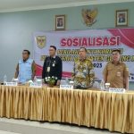 SOSIALISASI : Tim dari Inspektorat Daerah Kalteng menghadiri sekaligus menjadi narasumber pada Sosialisasi Perilaku Antikorupsi Pemerintah Kabupaten Gunung Mas Tahun 2023, Senin (20/11/2023) bertempat di Aula Hotel Zefanya Kuala Kurun, Kabupaten Gunung Mas. (FOTO:MMC)