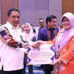HADIRI : Sekretaris Badan Kesbangpol Kalteng, Fajar Sriingsih saat menghadiri diskusi, di Makassar, Selasa (28/11/2023). (foto:mmc)