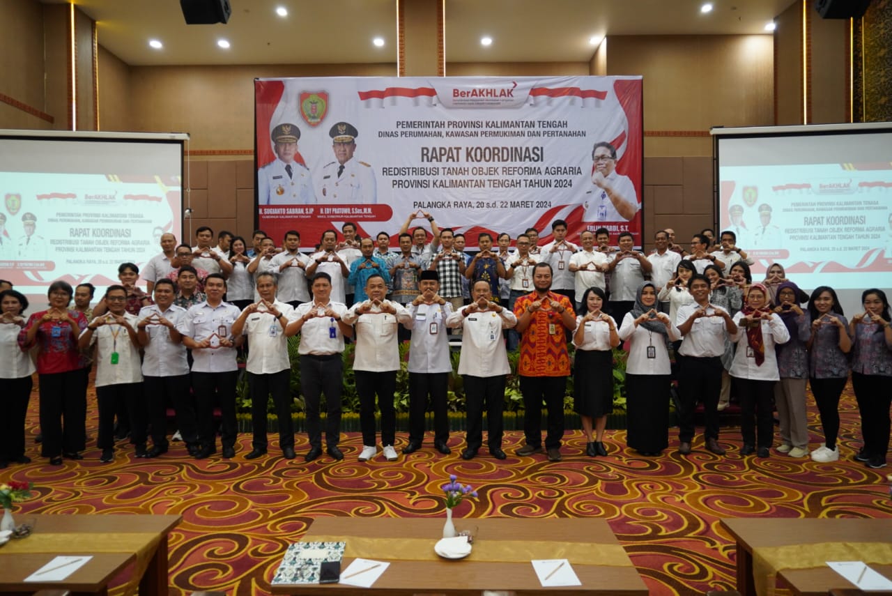 Teks foto:  RAKOR: Sekda Kalteng, Nuryakin membuka Rapat Koordinasi (Rakor) Redistribusi Tanah Objek Reformasi Agraria (TORA) di Kalimantan Tengah Tahun 2024, Rabu (20/3/2024). (Foto:MMC)