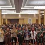 Foto bersama setelah kegiatan Sosialisasi dan Diseminasi Pembinaan Kesadaran Bela Negara Lingkup Pekerjaan di Hotel Aquarius, Kota Palangka Raya (Foto : Nopri)