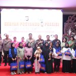 PENANGANAN STUNTING : Wakil Gubernur Kalimantan Tengah (Kalteng), H. Edy Pratowo menghadiri kegiatan Bakti Kesehatan dan  Bantuan Sosial “Gebyar Posyandu Presisi Polda Kalteng”, di Aula Universitas Palangka Raya, Kota Palangka Raya, Rabu (8/5/2024). (foto:mmc)