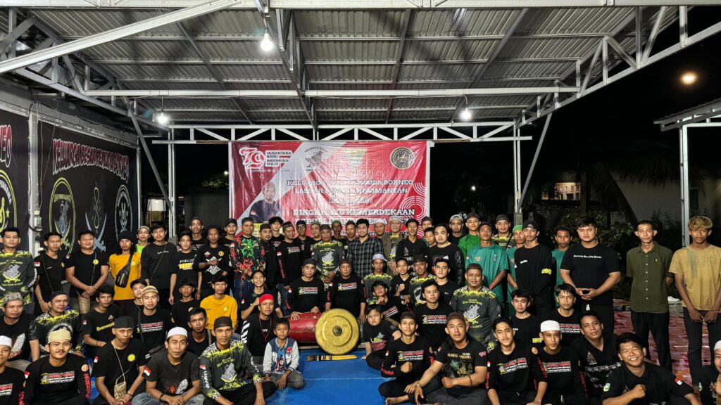 Anggota DPRD Kapuas Arhensa Mullah Muhammad bersama Ketua Laskar Pemuda Kalimantan, Aulia Ibrahim dan jajaran (Foto : Ist)