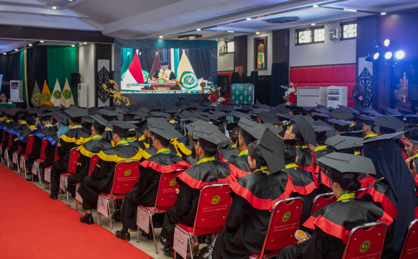 Suasana Wisuda Periode Desember 2024 di Aula Palangka, Universitas Palangka Raya (Foto : Ist)