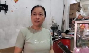 Gustina Pedagang Pernak-Pernik Imlek