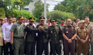 Wakil Gubernur Kalimantan Tengah (Kalteng) H. Edy Pratowo pimpin Upacara Peringatan Hari Ulang Tahun Polisi Kehutanan ke-58 Lingkup Wilayah Prov. Kalteng Tahun 2025, bertempat di Halaman Kantor Dinas Kehutanan Prov. Kalteng, Senin (20/01/2025).