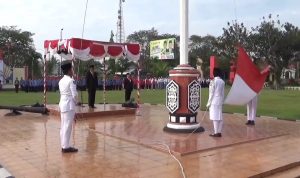 Peringatan hari pahlawan 10 november di kabupaten kotawaringin timur diperingati dengan upacara bendera