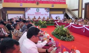 Pemerintah Kabupaten Kotawaringin Timur (Kotim) menggelar Rapat Evaluasi Akhir Tahun untuk meninjau pelaksanaan kegiatan Dan Pengelolaan Anggaran Tahun 2024, di Aula Rumah Jabatan Bupati Kotim.
