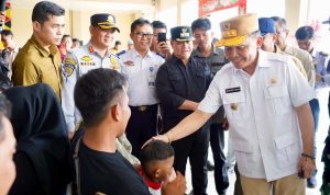 ARUS MUDIK : Menjelang Hari Raya Idulfitri 1446 H, Gubernur Kalteng H. Agustiar Sabran lakukan kunjungan kerja (kunker) ke Sampit, Kabupaten Kotawaringin Timur, Sabtu (29/3/2025).  (foto:mmc)