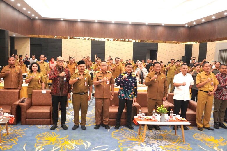 RAKOR : Wakil Gubernur (Wagub), Kalteng H Edy Pratowo buka Rapat Koordinasi Daerah (Rakorda) Pusat dan Daerah Koperasi Desa/Kelurahan Merah Putih Kalteng Tahun 2025, di Alltrue Hotel Palangka Raya, Selasa (29/4/2025). (foto:mmc)