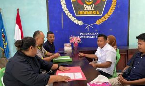 DAFTAR : Dody Rafliansyah saat mendaftar sebagai Calon Ketua PWI Kotim, Senin (14/4/2025). (foto:ist)