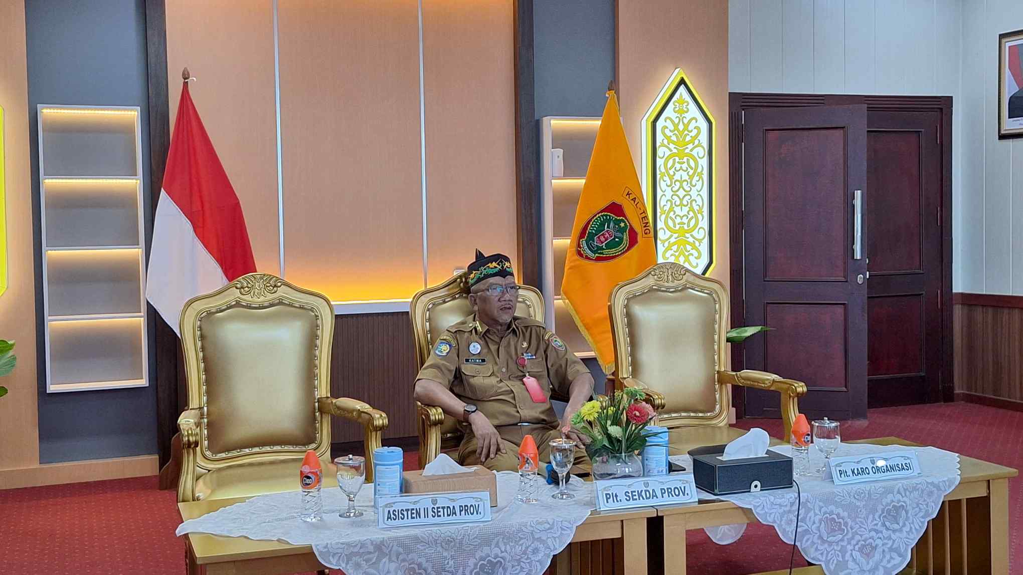 VIRTUAL : Pelaksana Tugas (Plt.) Sekretaris Daerah (Sekda) Provinsi Kalimantan Tengah (Kalteng) Katma F. Dirun mengikuti secara virtual Peringatan Hari Kartini Tahun 2025, Senin (21/4/2025). (foto:ist)