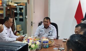 Kepala Kantor Wilayah (Kakanwil) Direktorat Jenderal Pemasyatakatan (Ditjenpas) Kalimantan Tengah, I Putu Murdiana beserta jajaran mengikuti pembukaan kegiatan Focus Group Discussion (FGD) Evaluasi Pembangunan Zona Integritas (ZI) menuju Wilayah Bebas dari Korupsi (WBK) dan Wilayah Birokrasi Bersih dan Melayani (WBBM) di lingkungan Kementerian Imigrasi dan Pemasyarakatan (Kemenimipas) tahun 2025 yang dilaksanakan secara virtual, Senin (19/5/2025).
