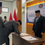 PELANTIKAN : Ka Kanwil Ditjenpas Kalteng, I Putu Murdiana saat melantik sejumlah pejabat dan 19 PNS, di Aula Wilayah, Kamis (8/5/2025). (ardi)