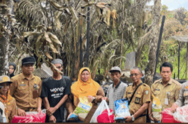 Pemkab Kotim Salurkan Bantuan Korban Kebakaran