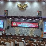 Fraksi PDIP saat menyampaikan pandangan umum terhadap Nota Keuangan RAPBD 2026 dalam rapat paripurna di Gedung DPRD Kalteng (Foto : Nopri)
