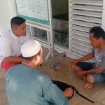 Seorang pria ditangkap oleh pengurus Masjid Raudhatul Jannah, karena diduga hendak mencuri kotak amal (Foto : Ist)