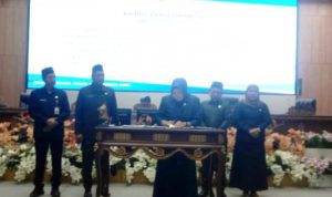 Rapat paripurna di DPRD Kabupaten Barito Utara (Foto : Ist)