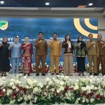 Bupati Barito Utara, Shalahuddin didampingi isteri bersama Wakil Bupati Felix Sonadie Y Tingan dan isteri, Ketua DPRD Barito Utara dan unsur FKPD saat foto bersama (Foto : Ist)