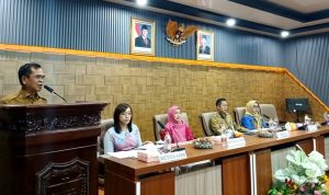 Kepala Dinas Dalduk KB dan P3A Barito Utara, Silas Patiung menyampaikan laporan kegiatan (Foto : Ist)