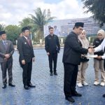 Penyerahan SK bagi 143 PPPK Tahap II di halaman Kantor Bupati Barito Utara (Foto : Ist)