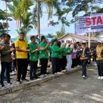Wakil Bupati Barito Utara, Felix Sonadie Y Tingan saat melepas kegiatan lomba gerak jalan dalam rangka HUT PGRI ke 80 dan HGN tahun 2025 (Foto : Ist)