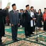Pelantikan empat pejabat pimpinan tinggi pratama di Rumah Jabatan Bupati (Foto : Ist)